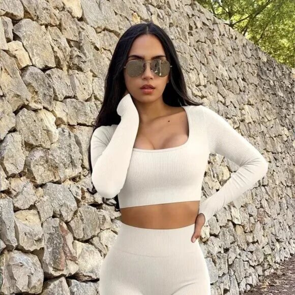 Ribbed Crop Top with Thumb Holes Black S - Picture 9 of 9